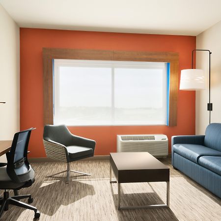 Holiday Inn Express & Suites - Beaver Dam By Ihg Exterior photo
