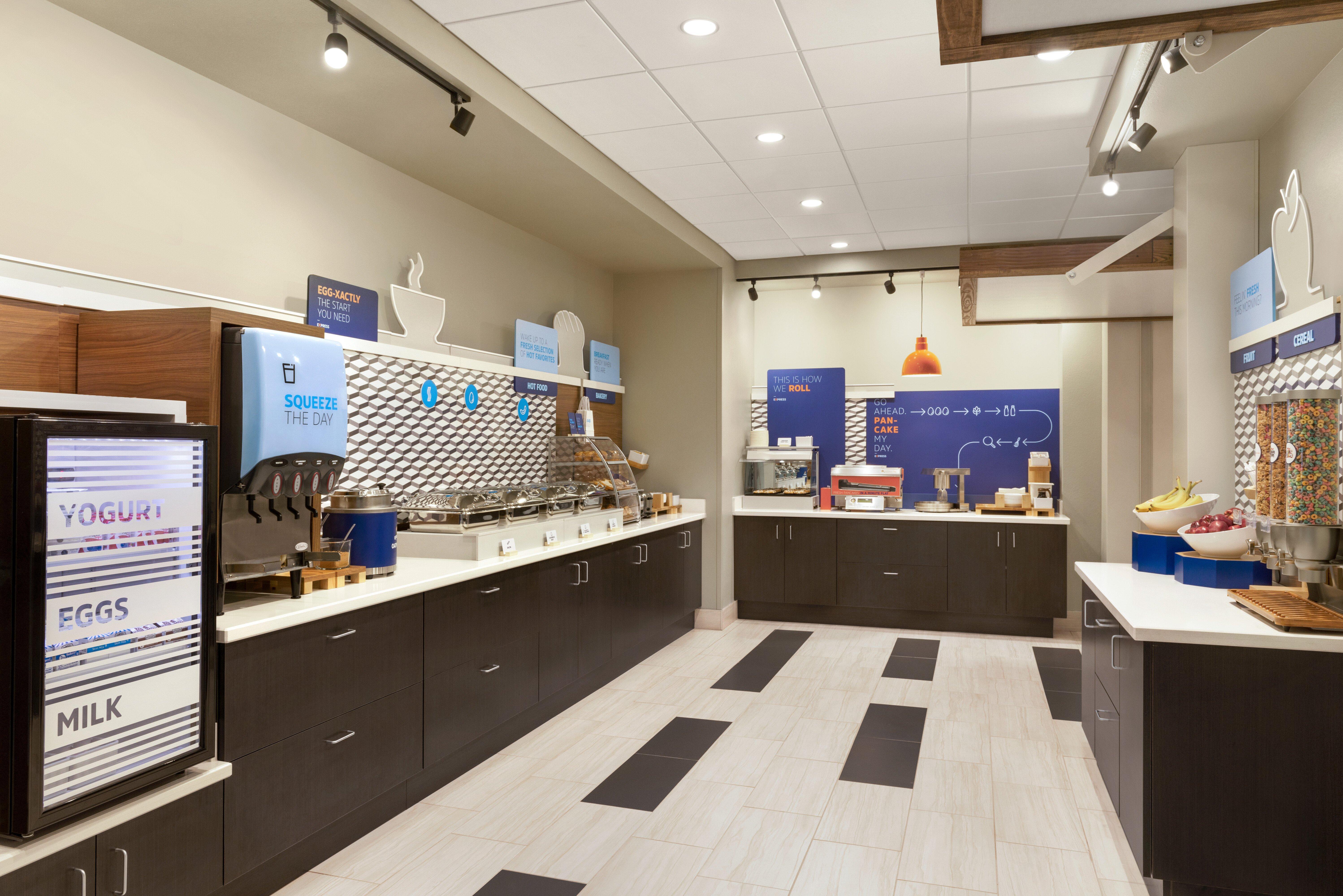 Holiday Inn Express & Suites - Beaver Dam By Ihg Exterior photo