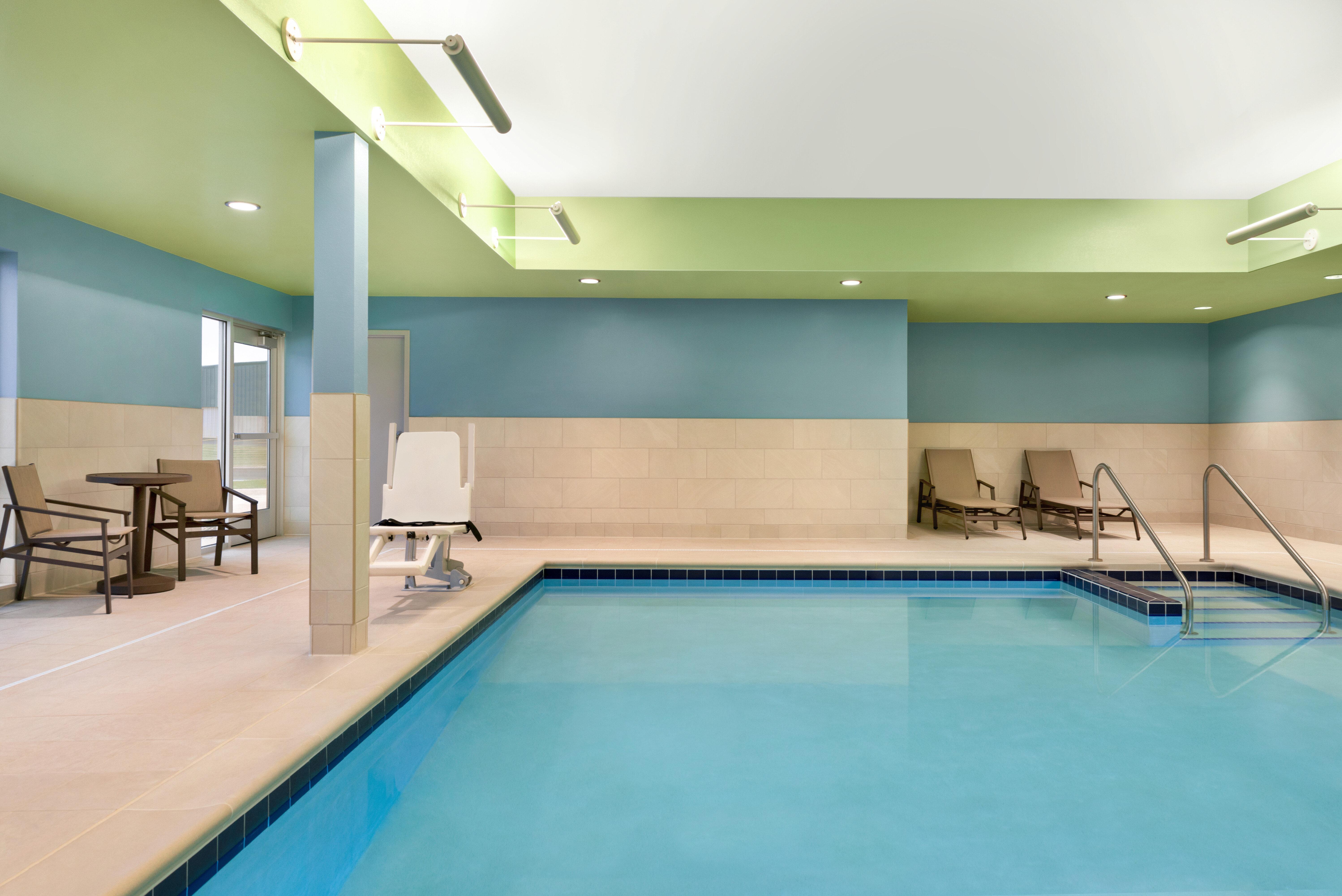 Holiday Inn Express & Suites - Beaver Dam By Ihg Exterior photo