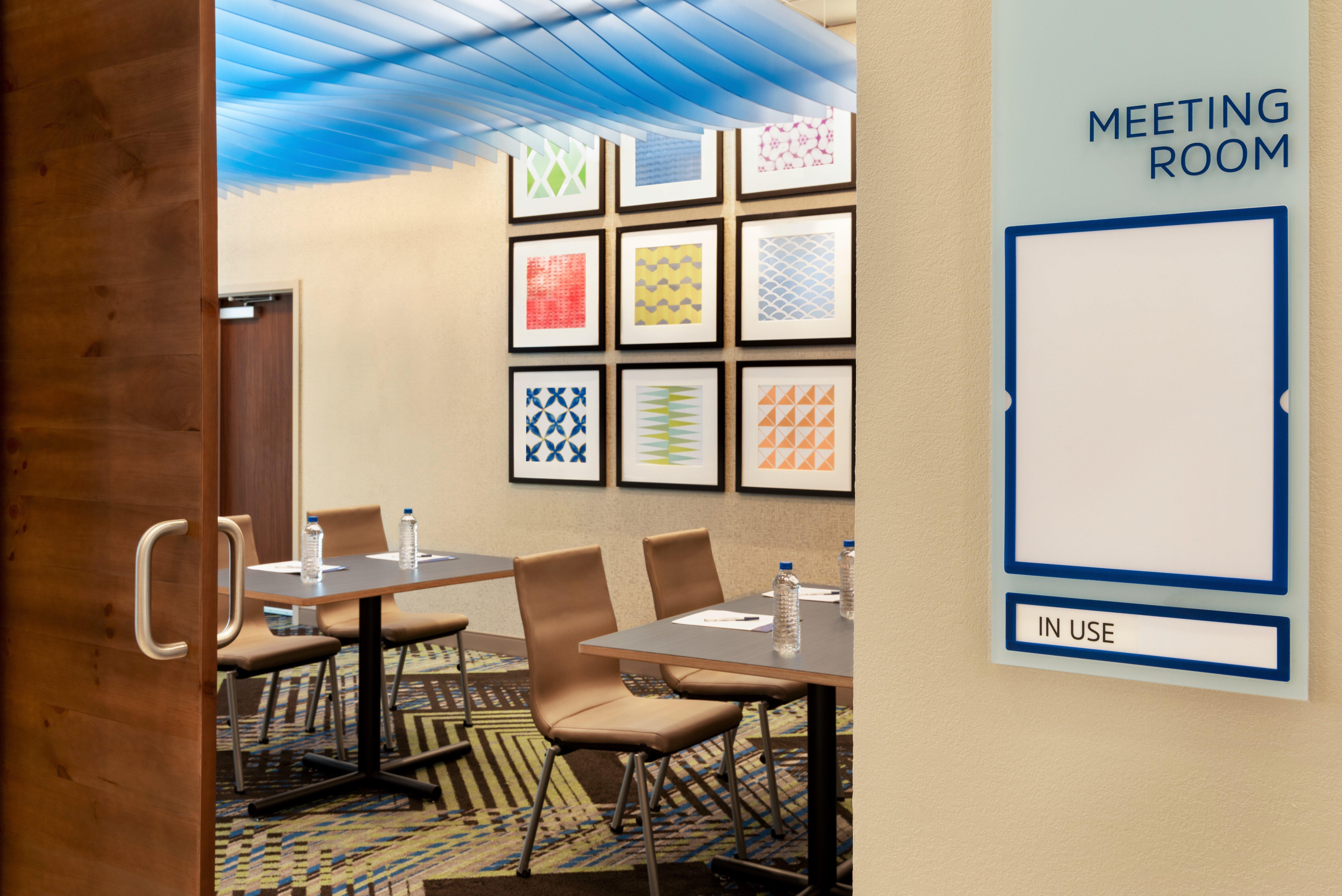 Holiday Inn Express & Suites - Beaver Dam By Ihg Exterior photo